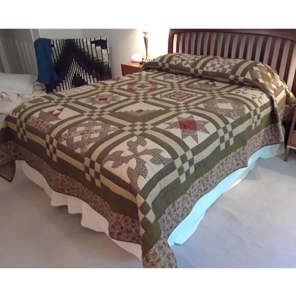 Authentic Hand-stitched Kutztown Amish Quilt - Queen Size - Picture 3 of 16